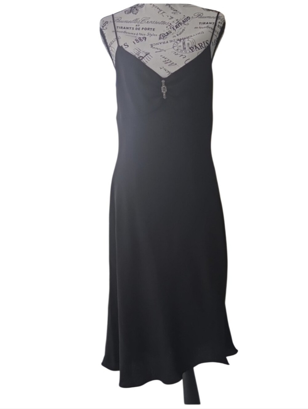 Jones Wear 90s Black Midi Slip Dress with Pendant Accent